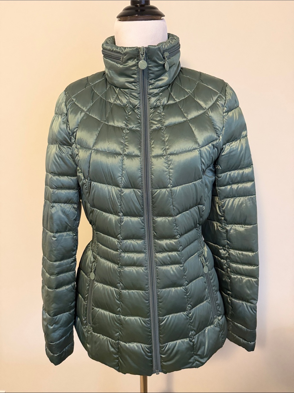 Bernardo Satin Quilted Puffer Jacket - Sage Green